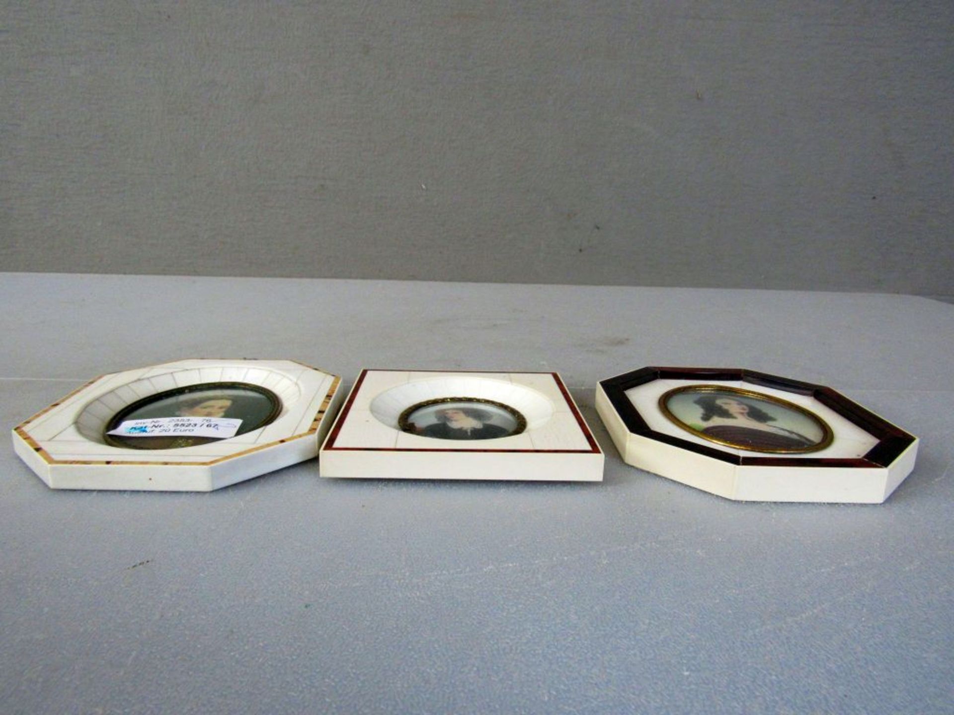 Drei Miniaturbilder Bein antik ca.14cm - Image 5 of 10