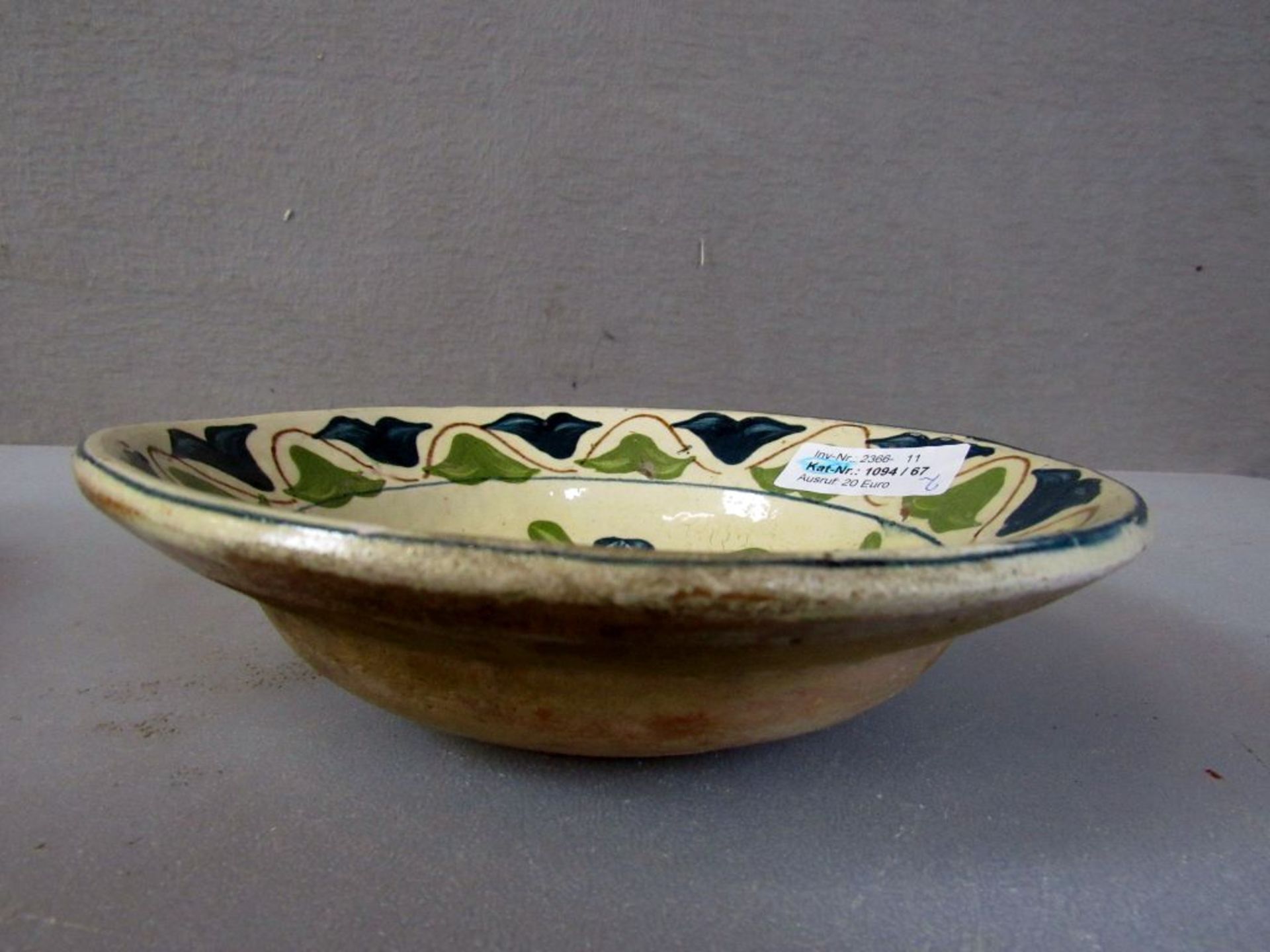 Zwei antike Teller lasierte Keramik 1x - Image 8 of 9