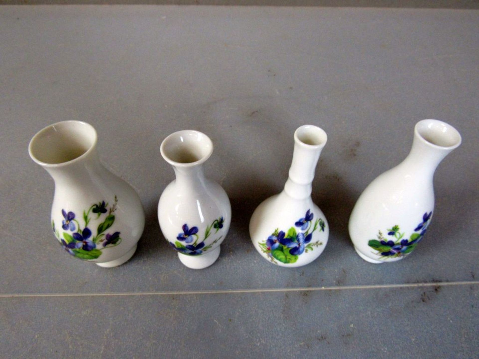 Vier Vasen klein Saxonie - Bild 2 aus 8