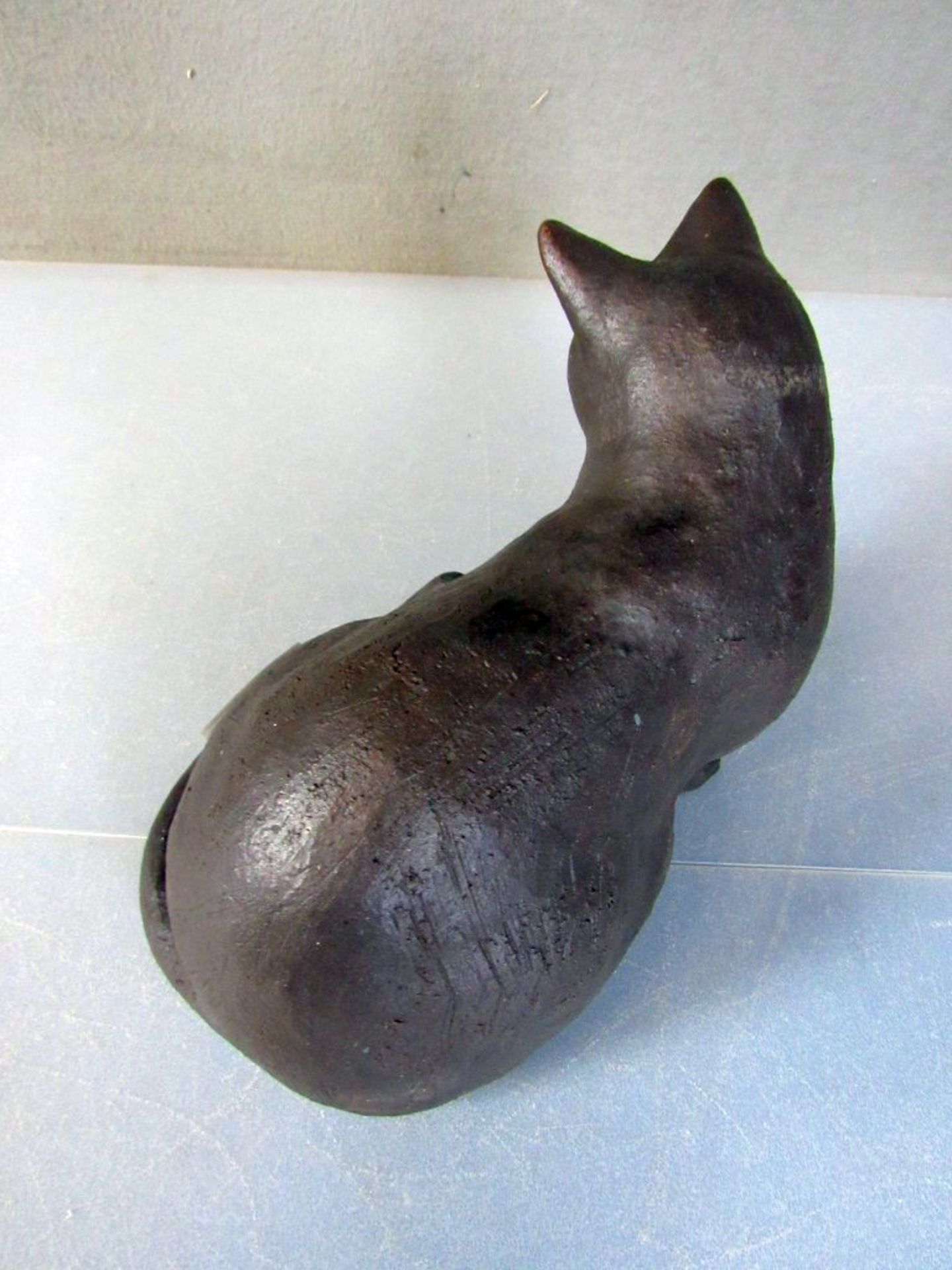 GroÃŸe Katze aus Keramik, unterseits - Bild 6 aus 8