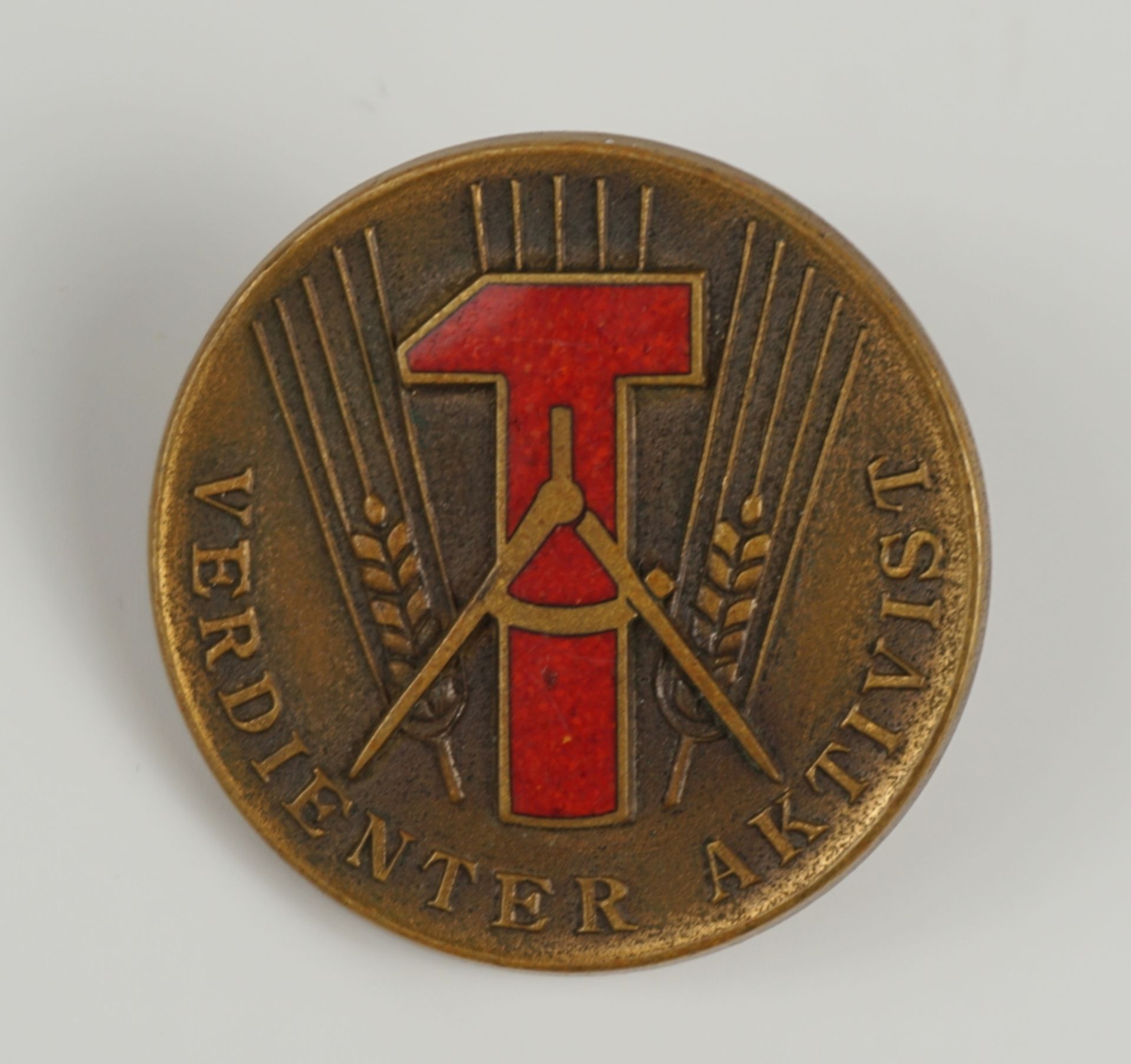 Medaille "Verdienter Aktivist", 1.Ausführung an Schraubscheibe mit Verleihungsnummer "189", DDR (19 - Bild 2 aus 4