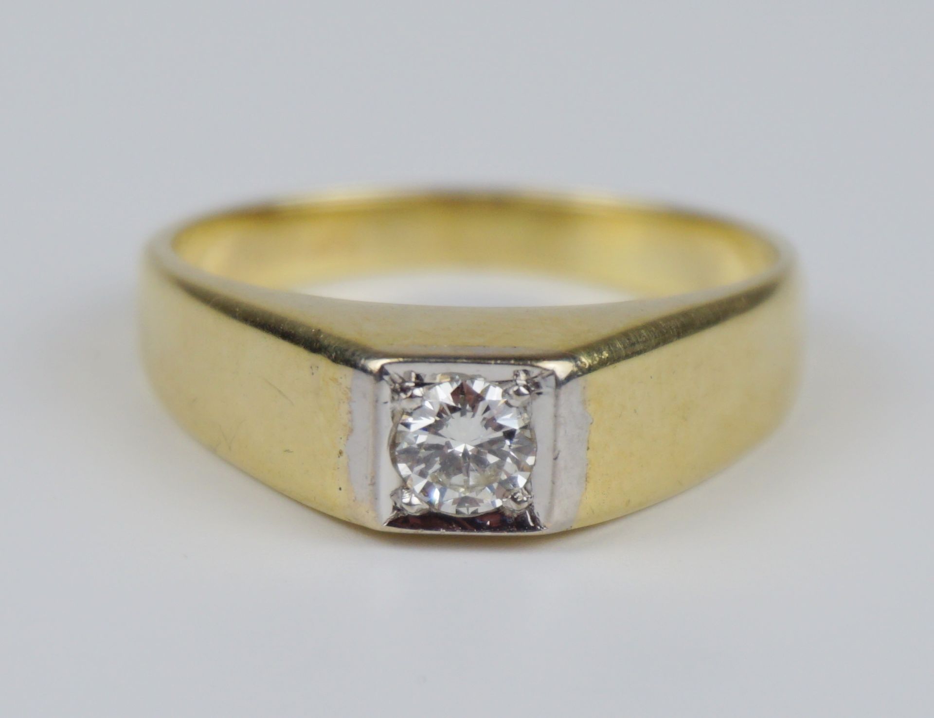 Ring mit Brillant in eckiger Fassung, 585er Gold, Gew.6,65g