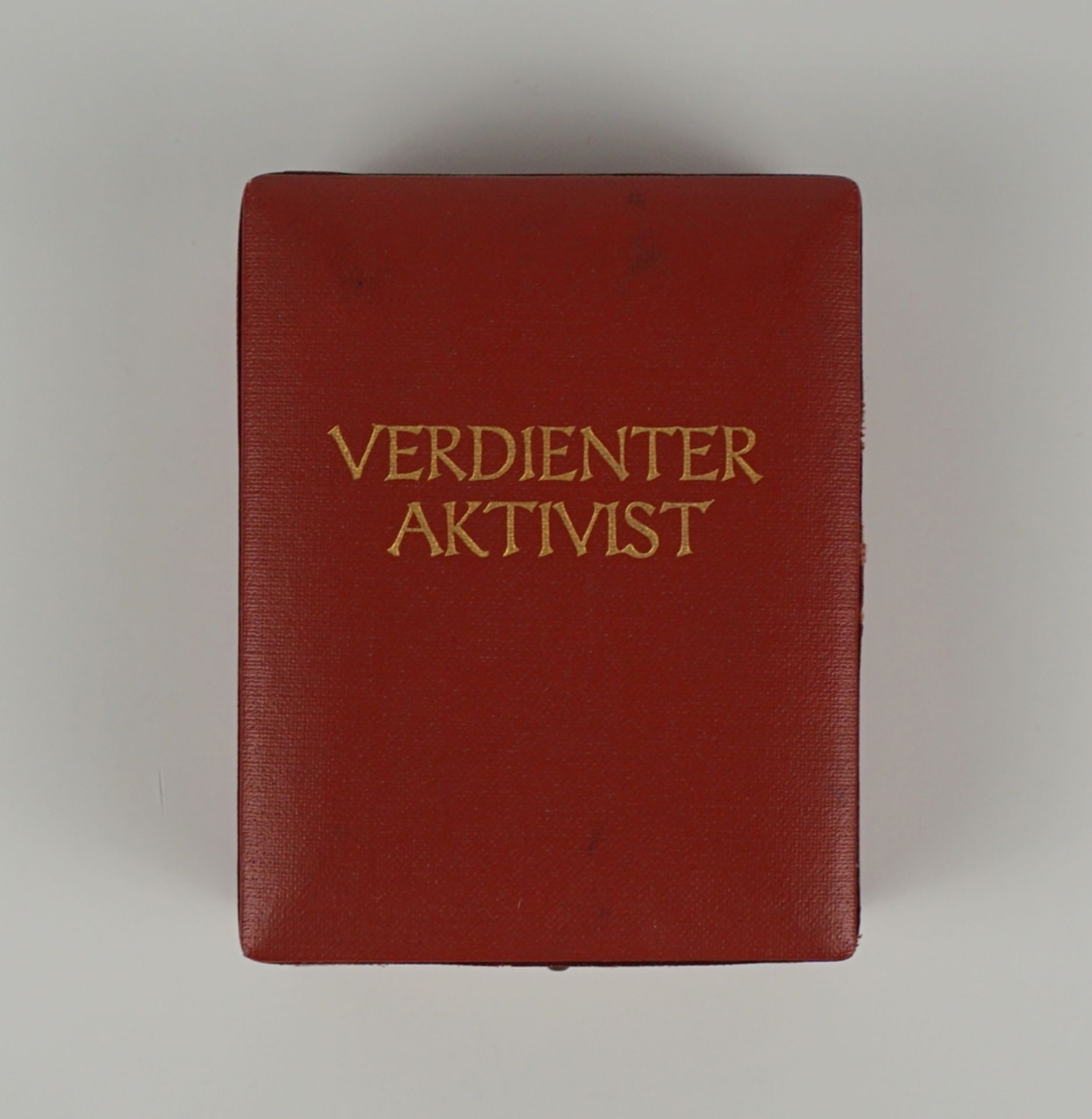 Medaille "Verdienter Aktivist", 1.Ausführung an Schraubscheibe mit Verleihungsnummer "189", DDR (19 - Bild 4 aus 4