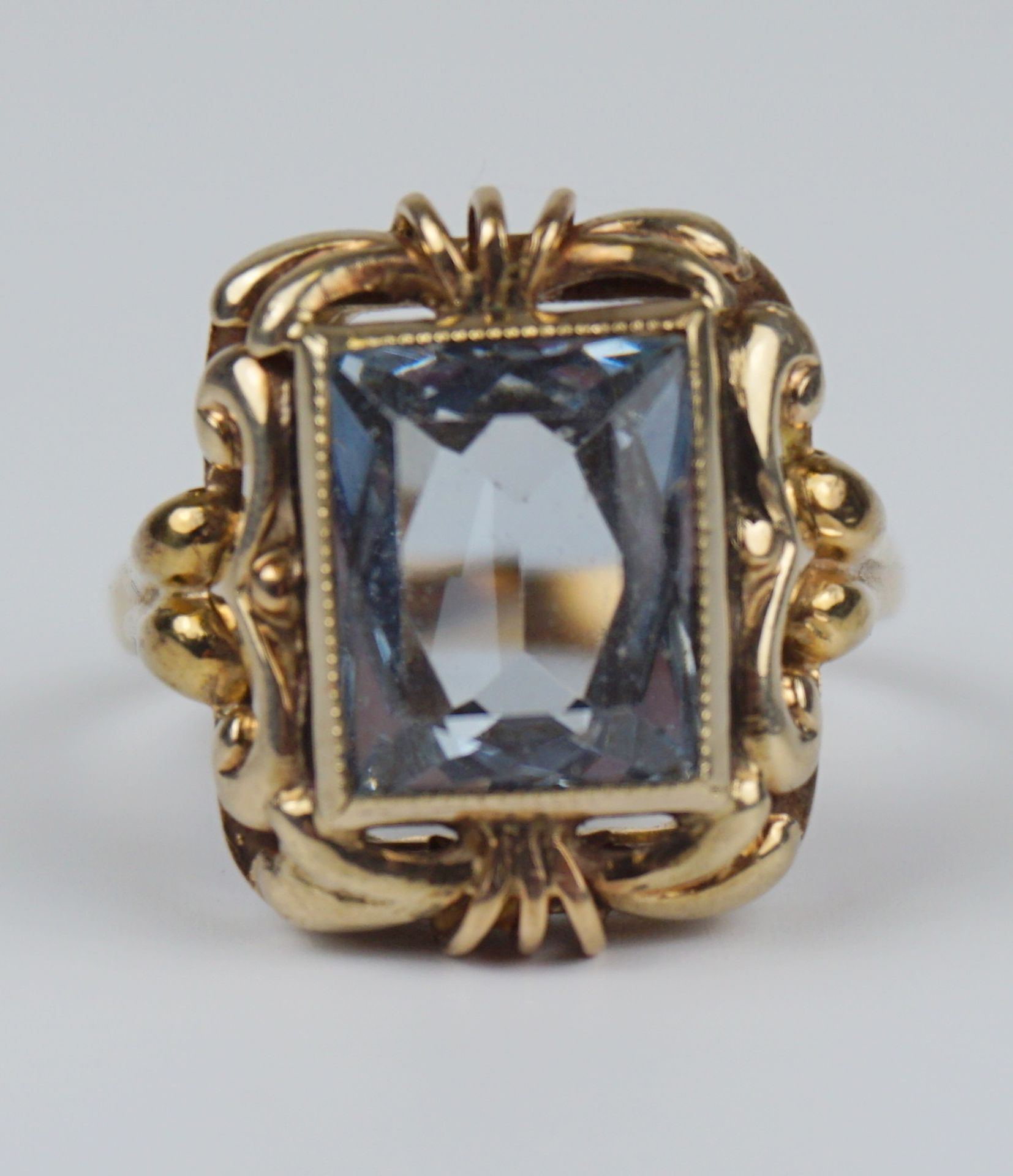 Ring mit aquamarinblauem Stein, 333er Gold, Gew.4,87g