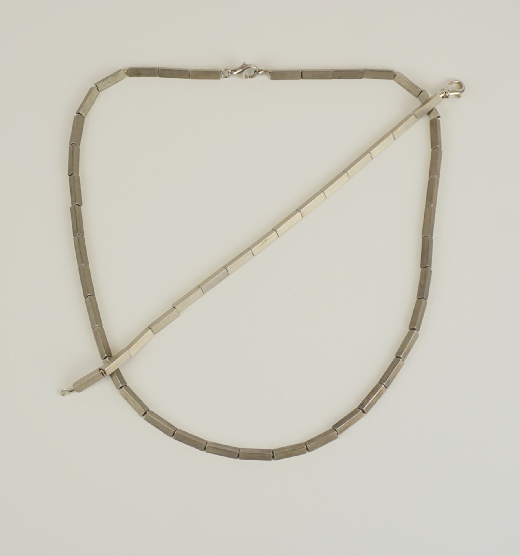 Collier und Armband mit dreieckigen Gliedern, 925er Silber, Gew.31,29g
