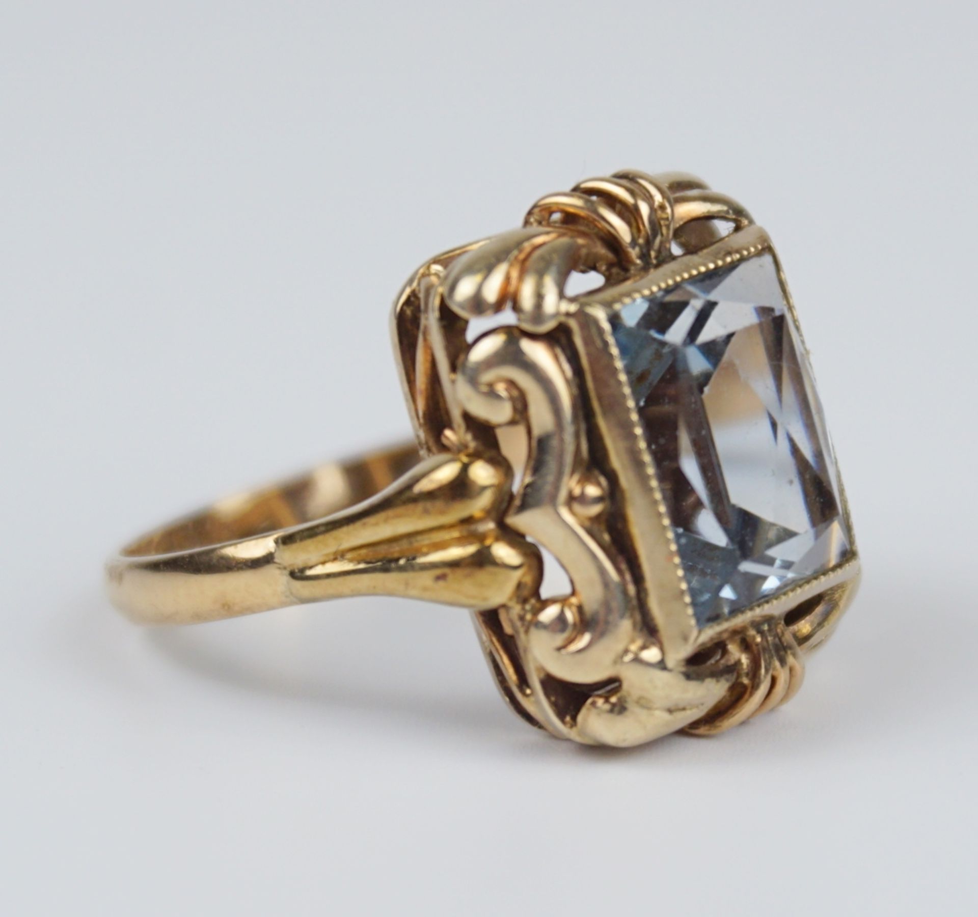 Ring mit aquamarinblauem Stein, 333er Gold, Gew.4,87g - Bild 2 aus 2