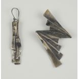 Kettenanhänger und 1 Einzel-Ohrhänger, gefaltet, 925er Silber, Silberschmiedearbeit