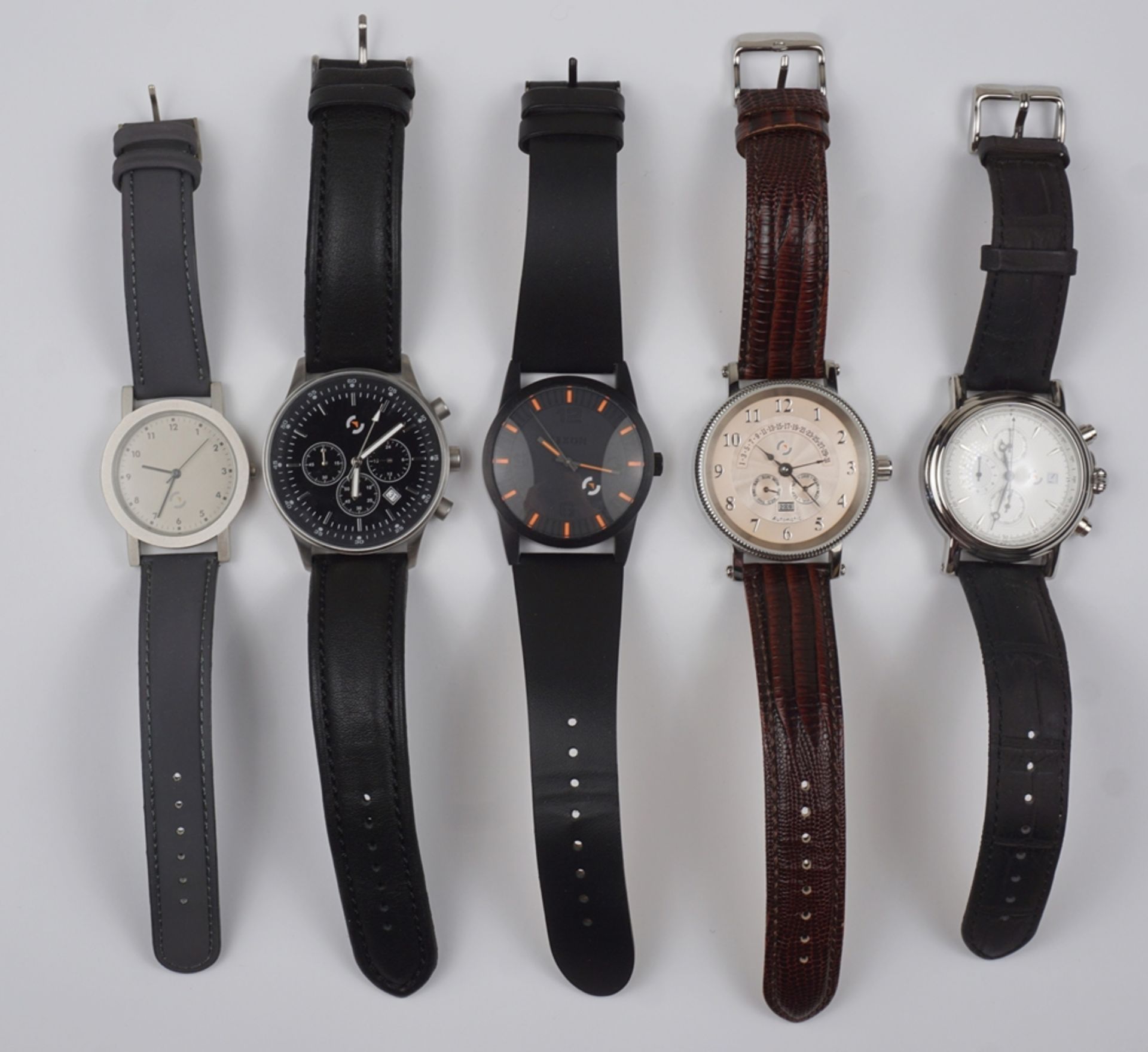5 Armbanduhren, davon einmal Automatik
