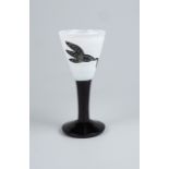Likörglas "Caramba", Ulrica Hydman-Vallien für Kosta Boda, 1980er Jahre, dazu 2 Glas-Eulen