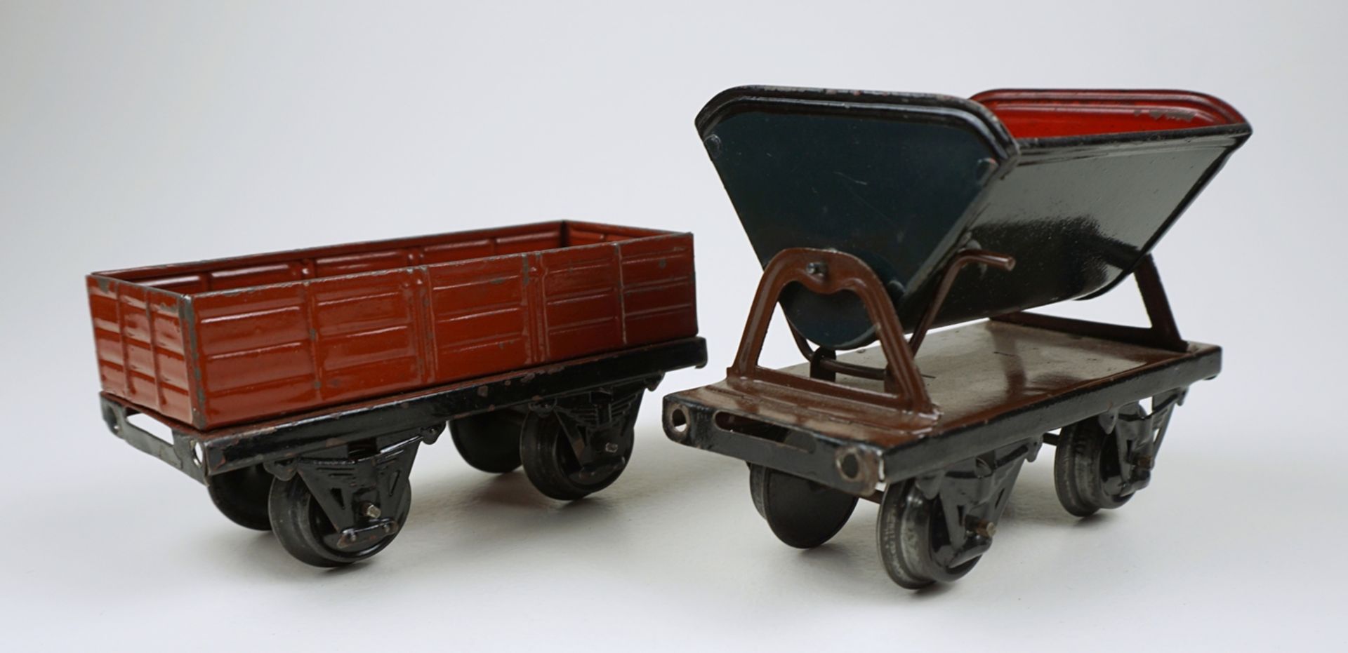 Märklin Kipplore, um 1930 und Märklin Güterwagen, um 1910/1920