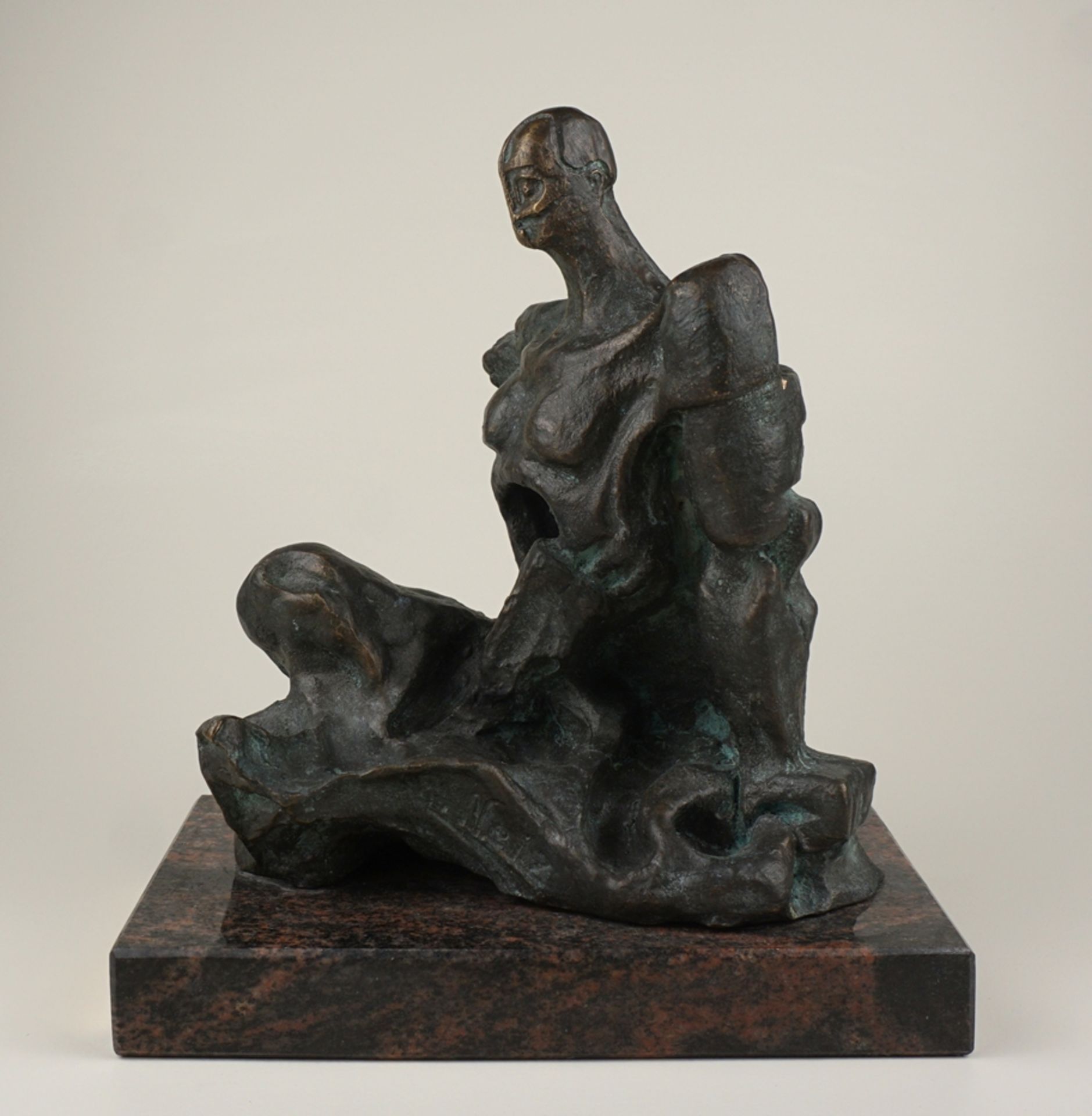 Ernst Neizvestny (1925, Sverdlovsk/RUS - 2016, New York/USA), Bronze "Sitzende", dazu 2x Literatur