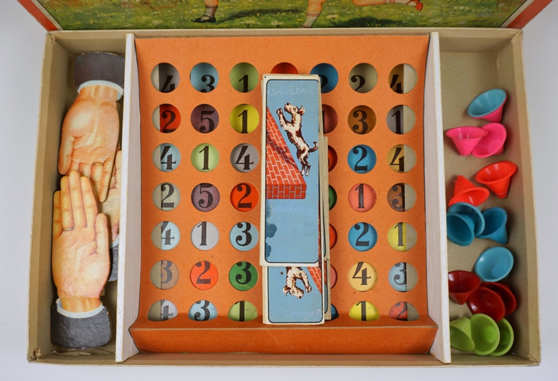 Konvolut Brettspiele, diverse Spielfiguren und 9 Würfel, 1930 bis 1950er Jahre - Image 3 of 13