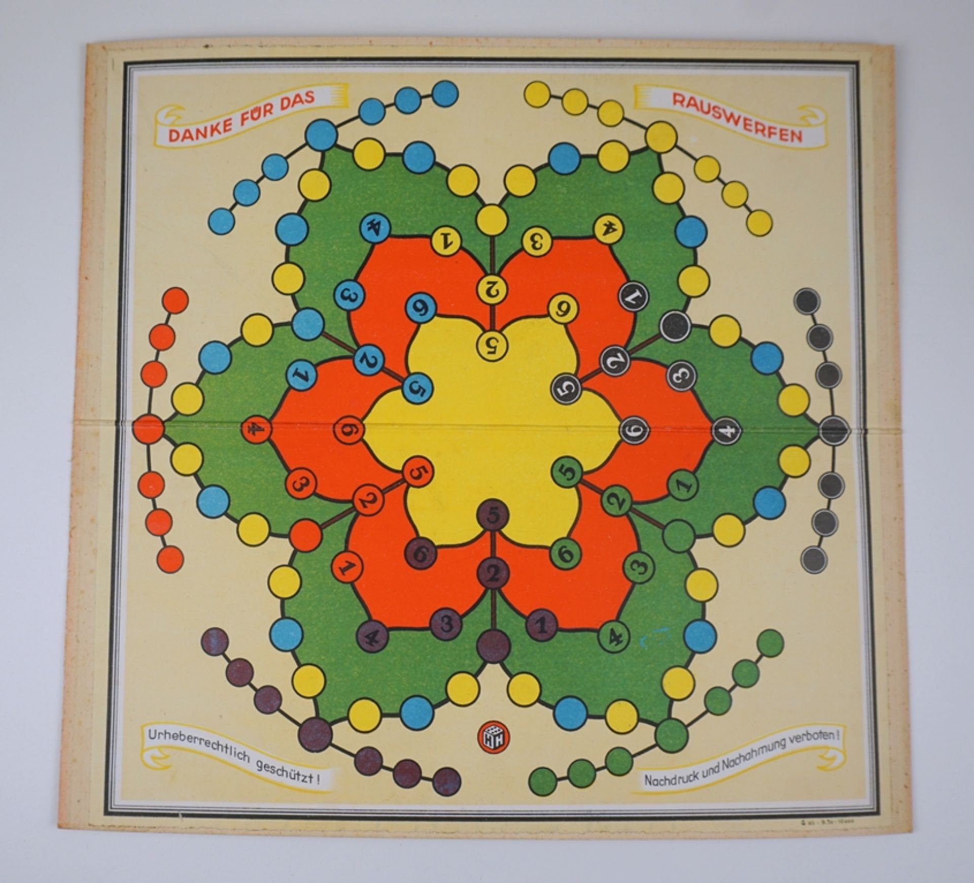 Konvolut Brettspiele, diverse Spielfiguren und 9 Würfel, 1930 bis 1950er Jahre - Image 7 of 13