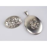 Medaillon und Brosche mit Rosen, 800er Silber