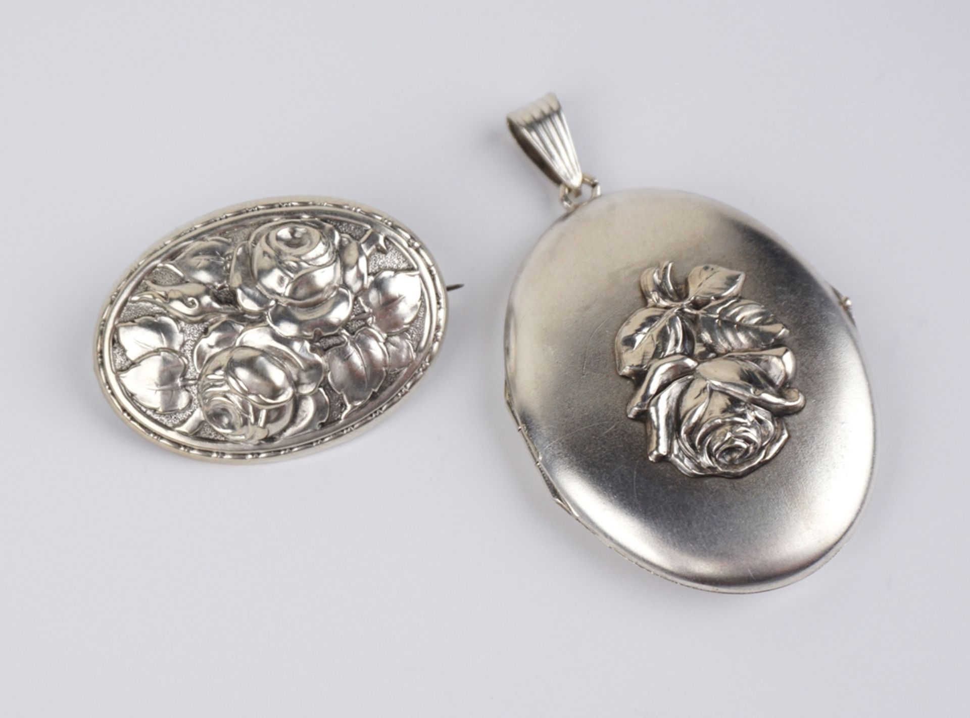 Medaillon und Brosche mit Rosen, 800er Silber