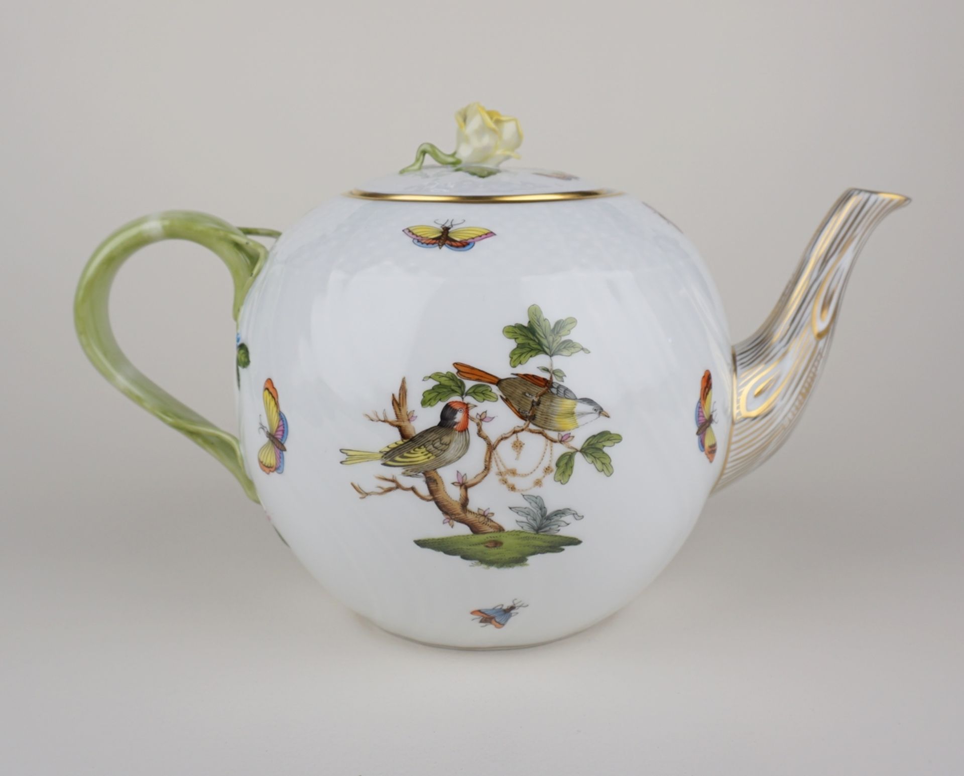 Teekanne mit Vogelmotiven, Korbgeflechtrelief, Astwerkhenkel, Herend, Rothschild, Ungarn, 2.Hälfte - Image 2 of 3