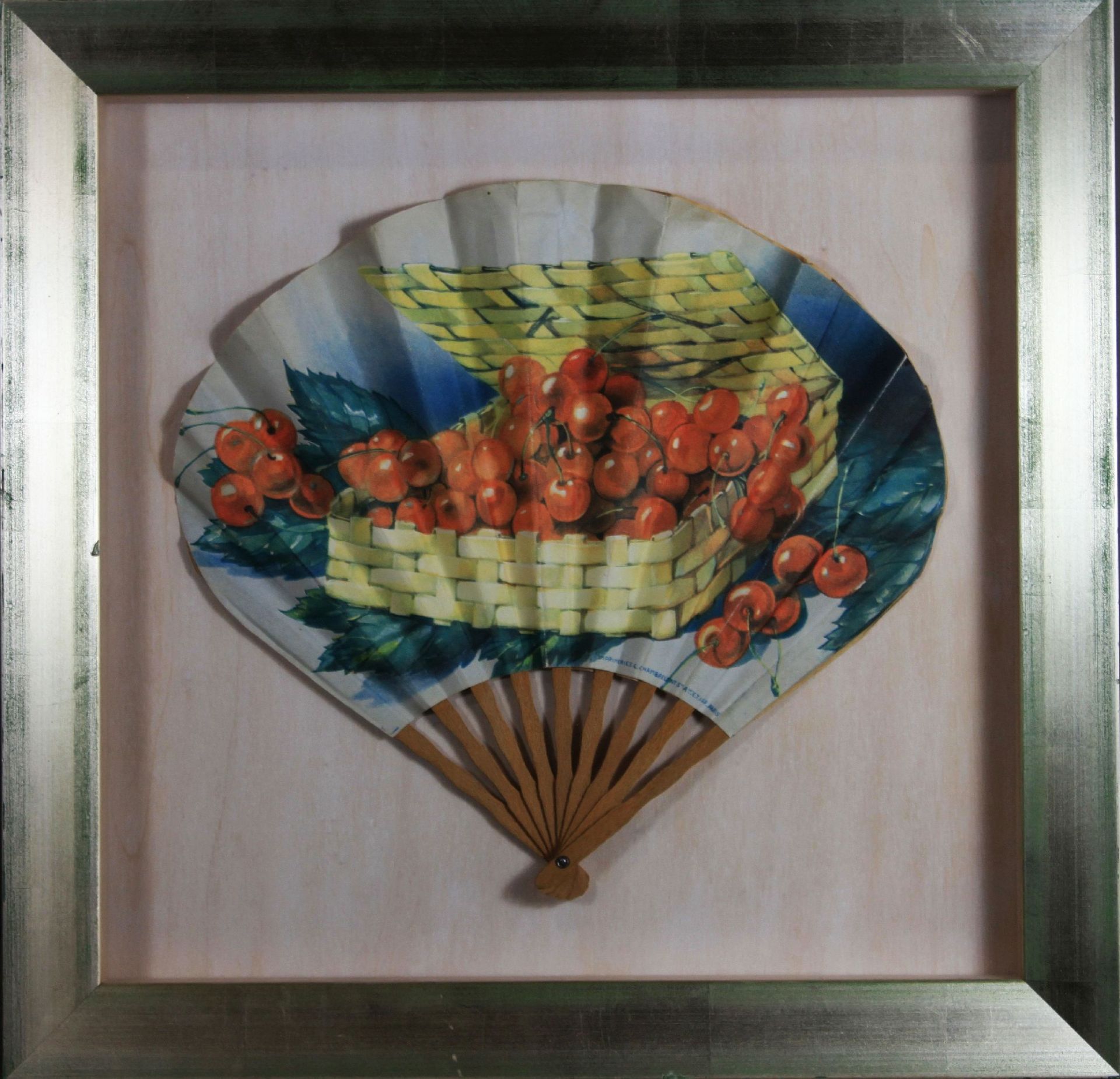 Original Fächer, Cherry Rocher Likör, um 1930, L.: ca. 25 cm, hinter Glas, gerahmt: 35 x 37 cm.