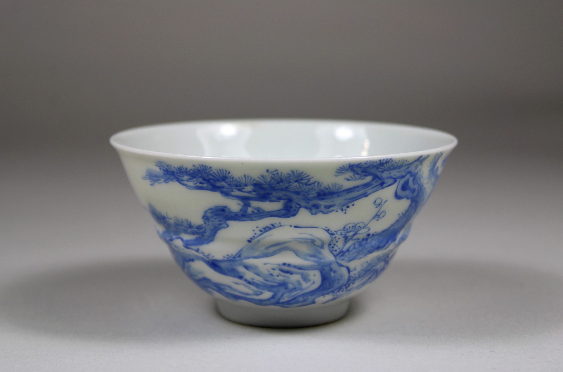 Chinesischer Cup, florale Dekoration, Blau -Weiß, Oberglasseur, feines Porzellan, Dm 9 cm, guter - Image 5 of 5