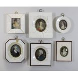 Sechs Miniaturmalereien in Knochen gefasst, diverse Porträts, Maße: B von 8 bis 12 cm, H von 9 bis