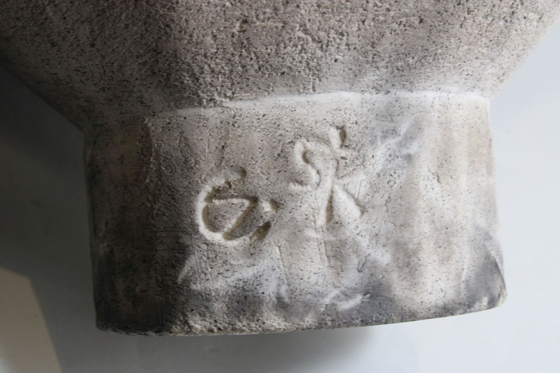 Keramikschale, Carla Zickfeld und Stefan Karkow, am Fuß signiert, H. 20 cm, Durchmesser 46 cm. - Bild 2 aus 2