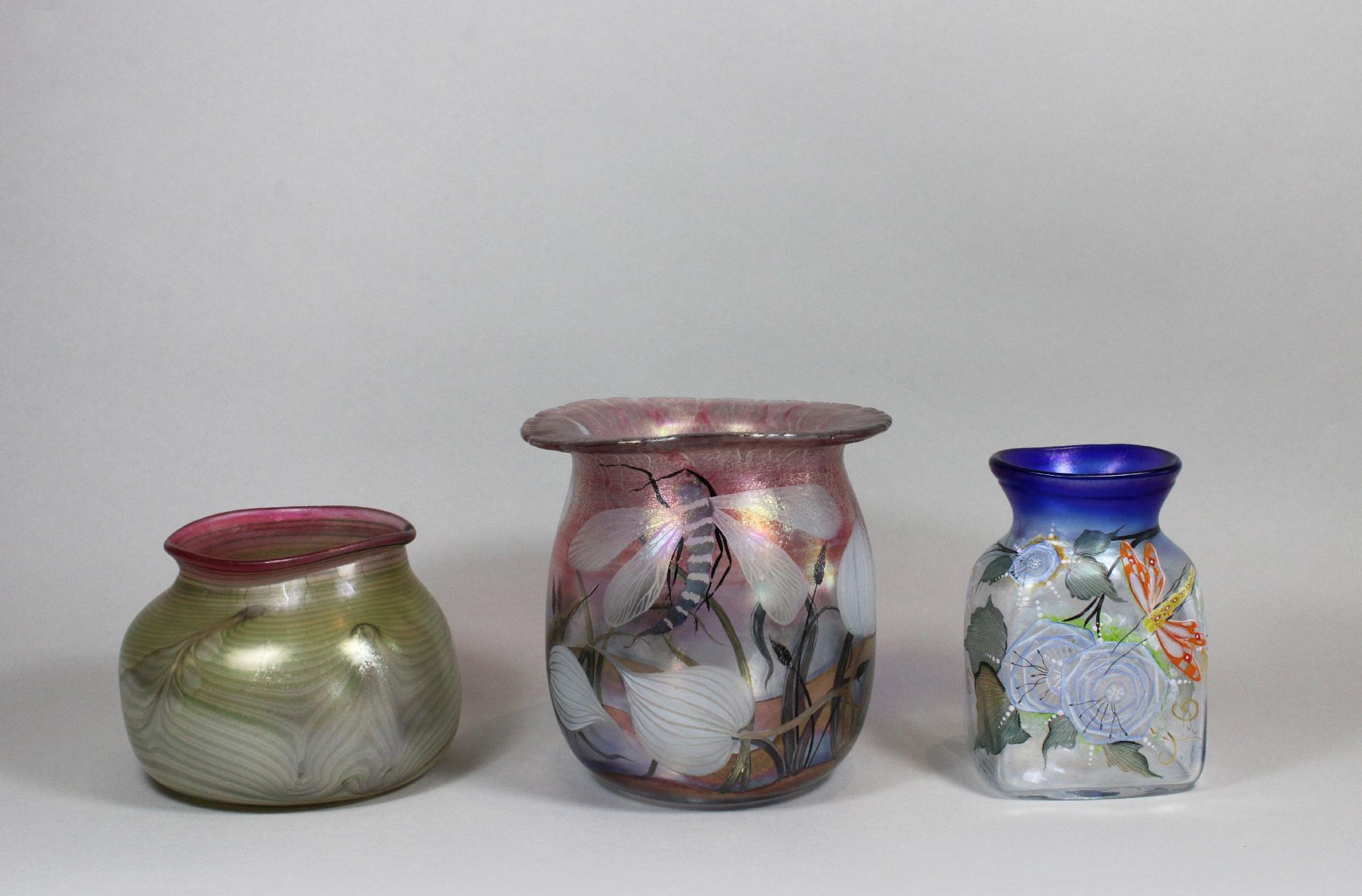 Drei Vasen, Erwin Eisch (deutsch, geb. 1927), 2 Hälfte 20 Jh., farbloses Glas, irisierender Überfang