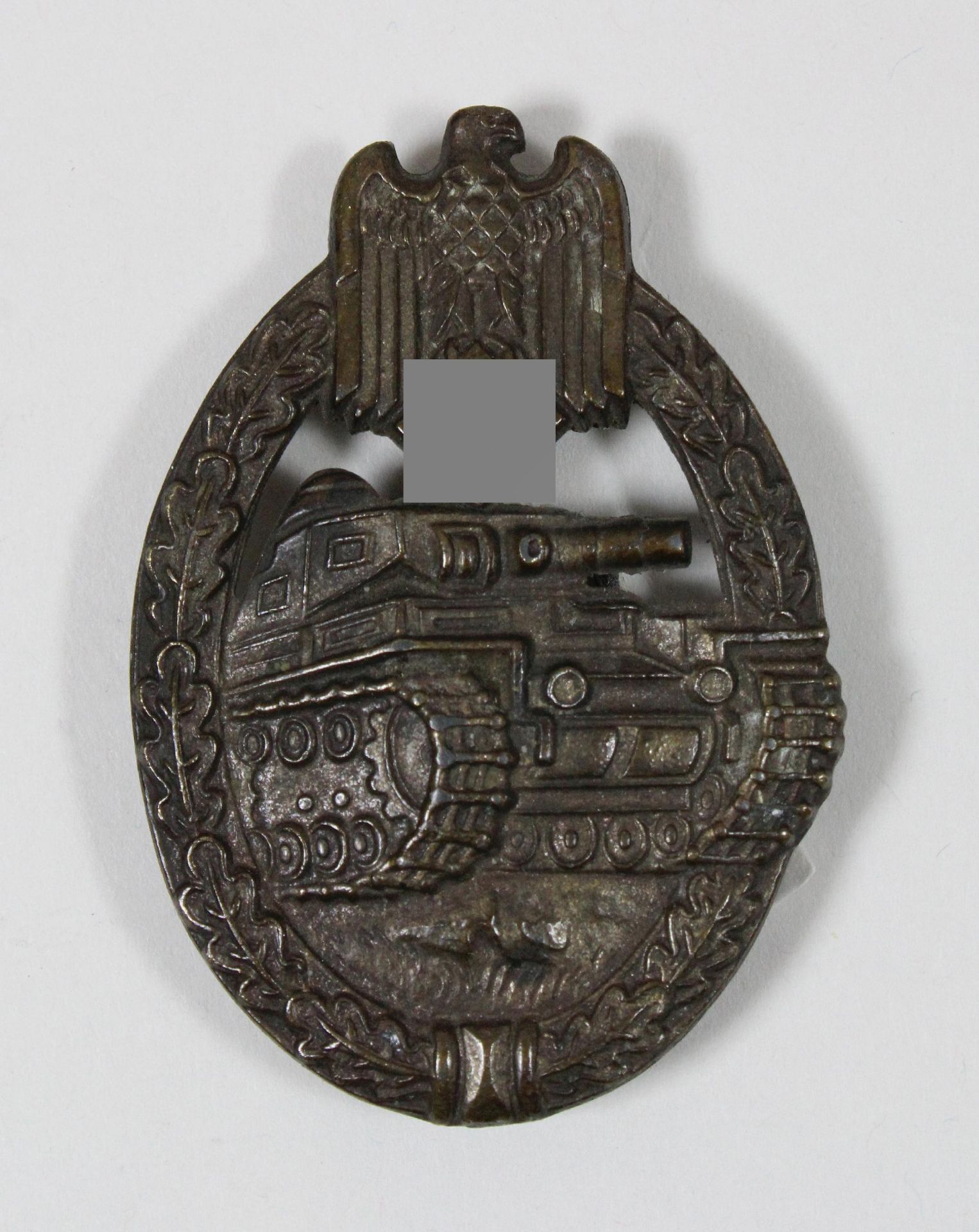 Panzerkampfabzeichen, Bronze, Rückseite: massiv, Herstellermarke unleserlich. Altersgemäßer