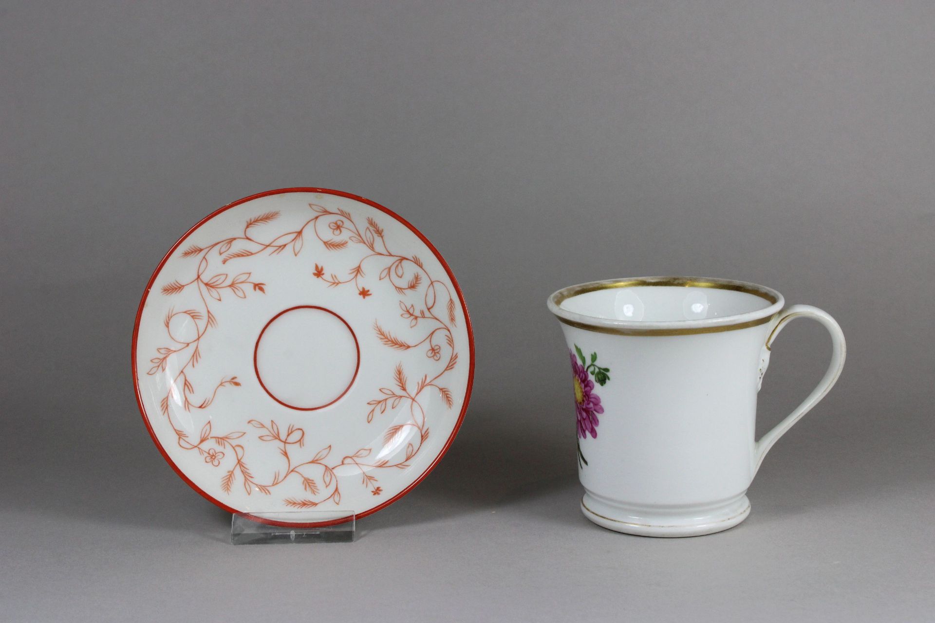 Tasse mit Untertasse, KPM, Porzellan, Blumen- und Golddekor, Durchmesser 11,5 cm, H. Tasse: 7,5