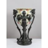 Vase mit Eisenmontierung, im Jugendstil, Blumendekor, Maße: H. 31 cm, B. 18 cm. Altersbedingter