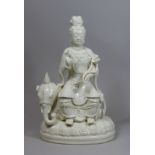 Blanc de Chine, Auf einem Elefanten thronender Bodhisattva, Anfang 20. Jh., China, Weißporzellan, R