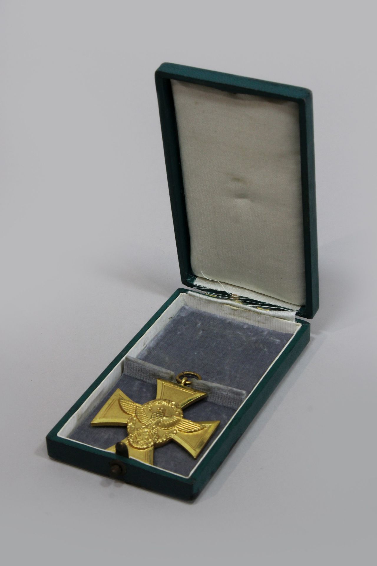 Dienstauszeichnung der Polizei 1.Stufe für 25 Jahre 1938 im Etui, Bronze vergoldet, Maße: 4,3 x 4,3 - Image 3 of 3
