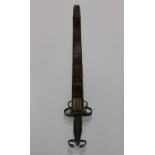 Schwert mit Scheide, Scheide mit Metallbeschläge, Klingenlänge: 77 cm, Gesamtlänge: 96 cm. Altersge
