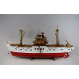 Modellschiff, Fischboot, Holz, polychrom bemalt, Elektromotor, Maße: H.: 80 cm, L.: 164 cm. Guter,