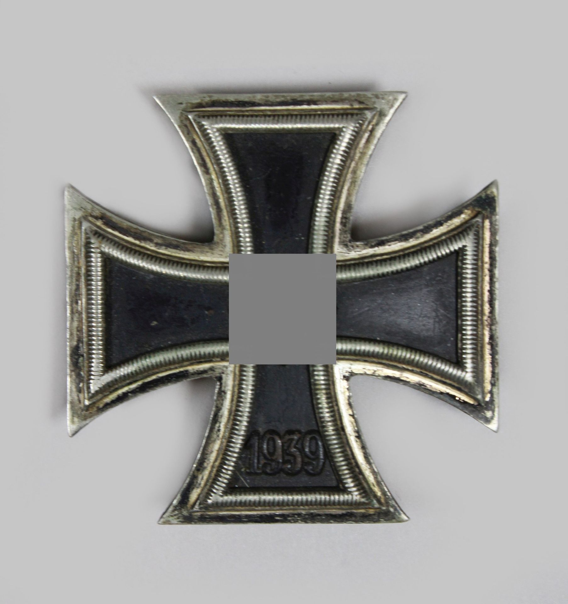 Eisernes Kreuz 1939 1. Klasse, gekennzeichnete Anstecknadel mit Hersteller L/56 - für die Firma Fun