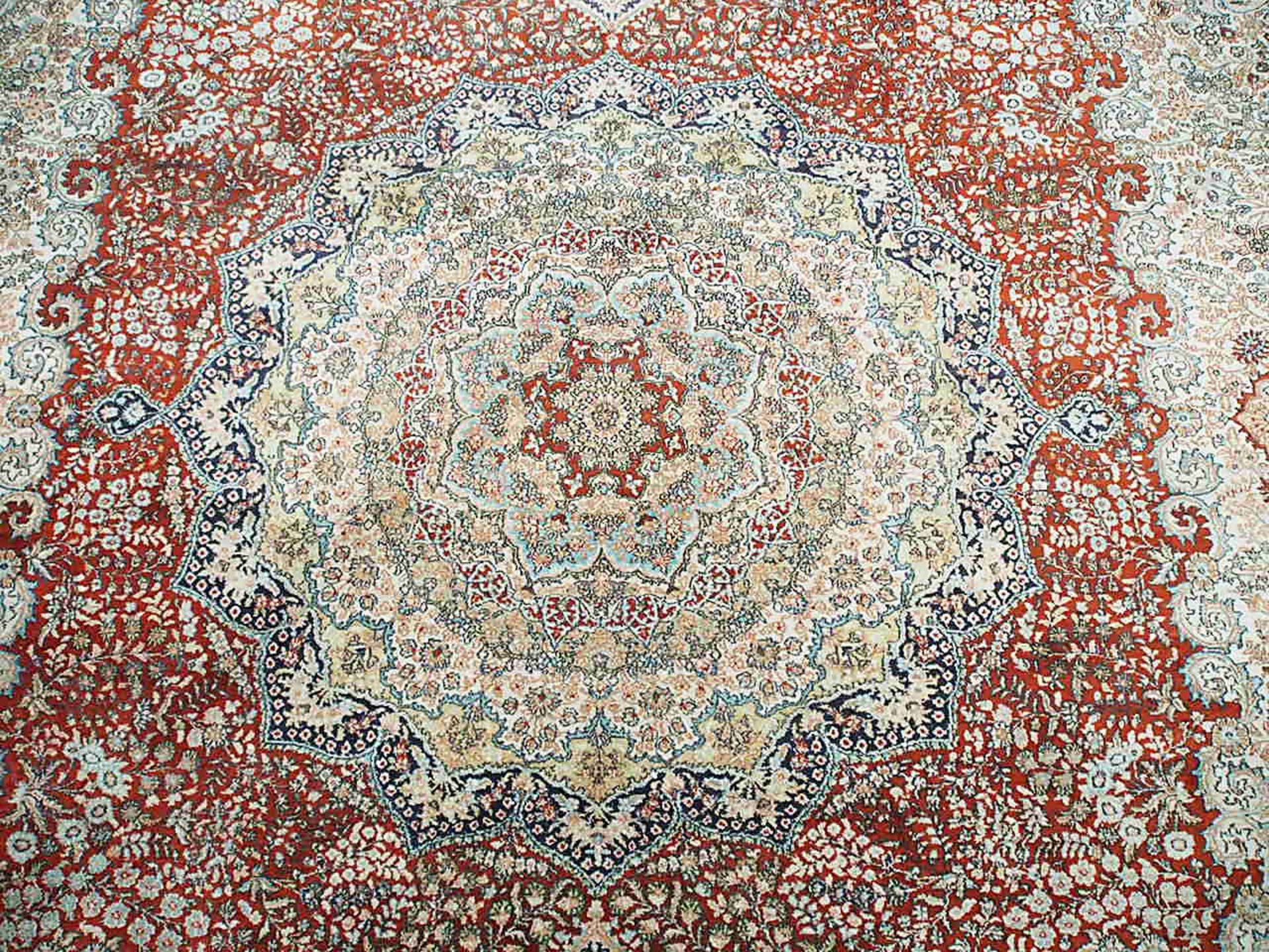Teppich China, Seide, 20. Jahrhundert, 425 x 305 cm, Zustand C - Bild 4 aus 4