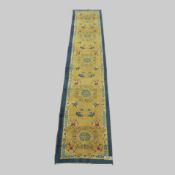Teppich China, Peking, 427 x 85 cm, Zustand C, um 1920