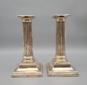 Paar Tischleuchter in Säulenform
