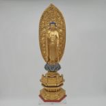 Stehender Buddha auf Lotus mit Mandorla