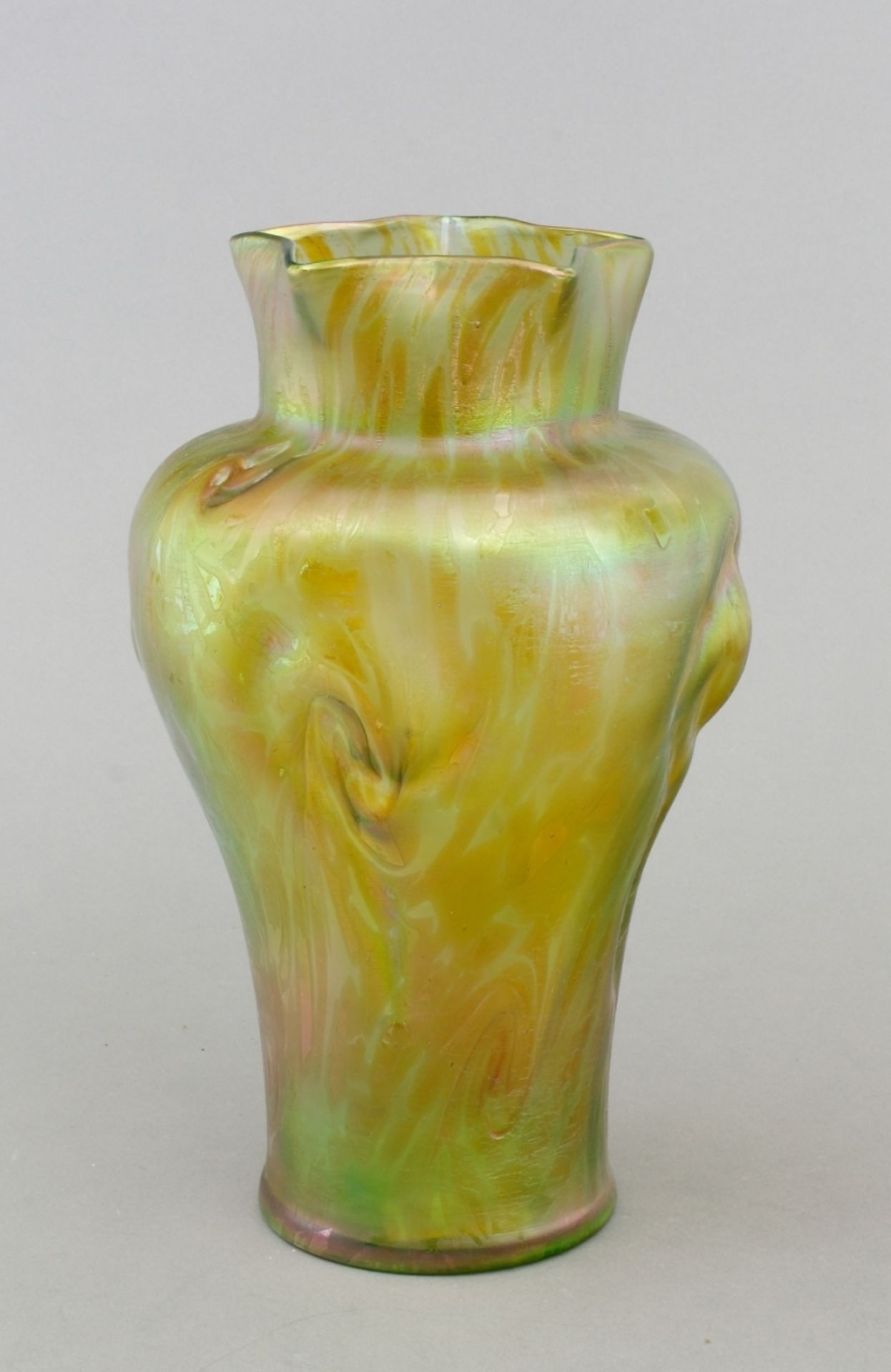 Vase, Böhmisches Glas, wohl Kralik,