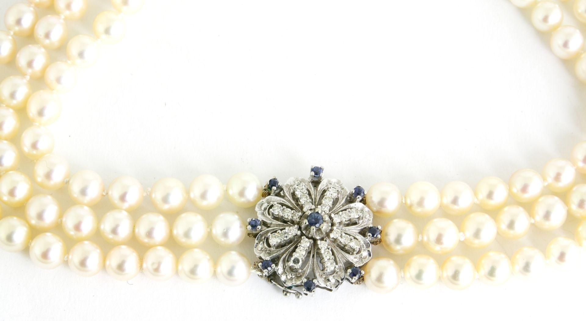 Perlenkette, dreireihig, mit 750er - Image 2 of 2