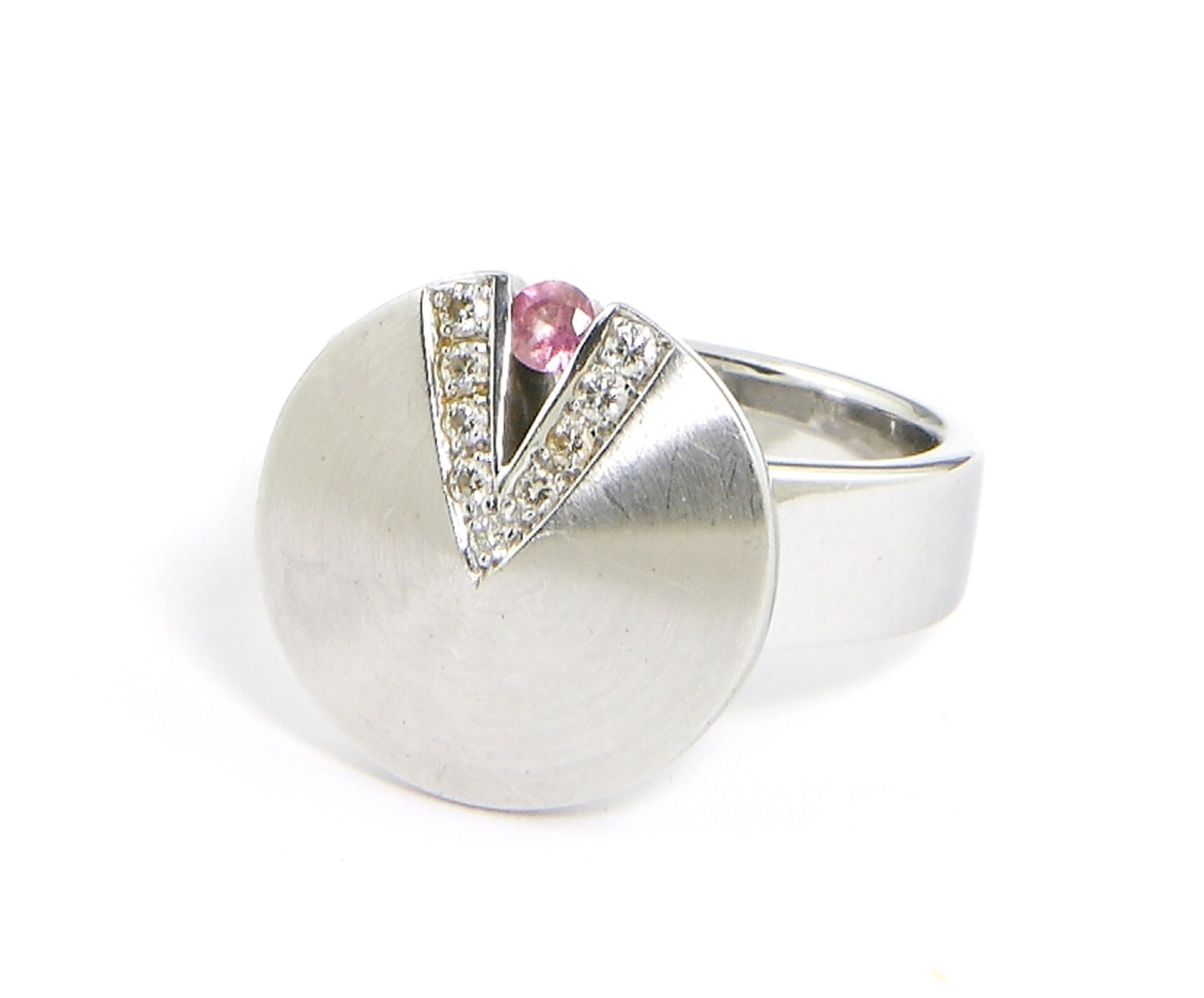 Ring, 750er WG. mit rosa Saphir und