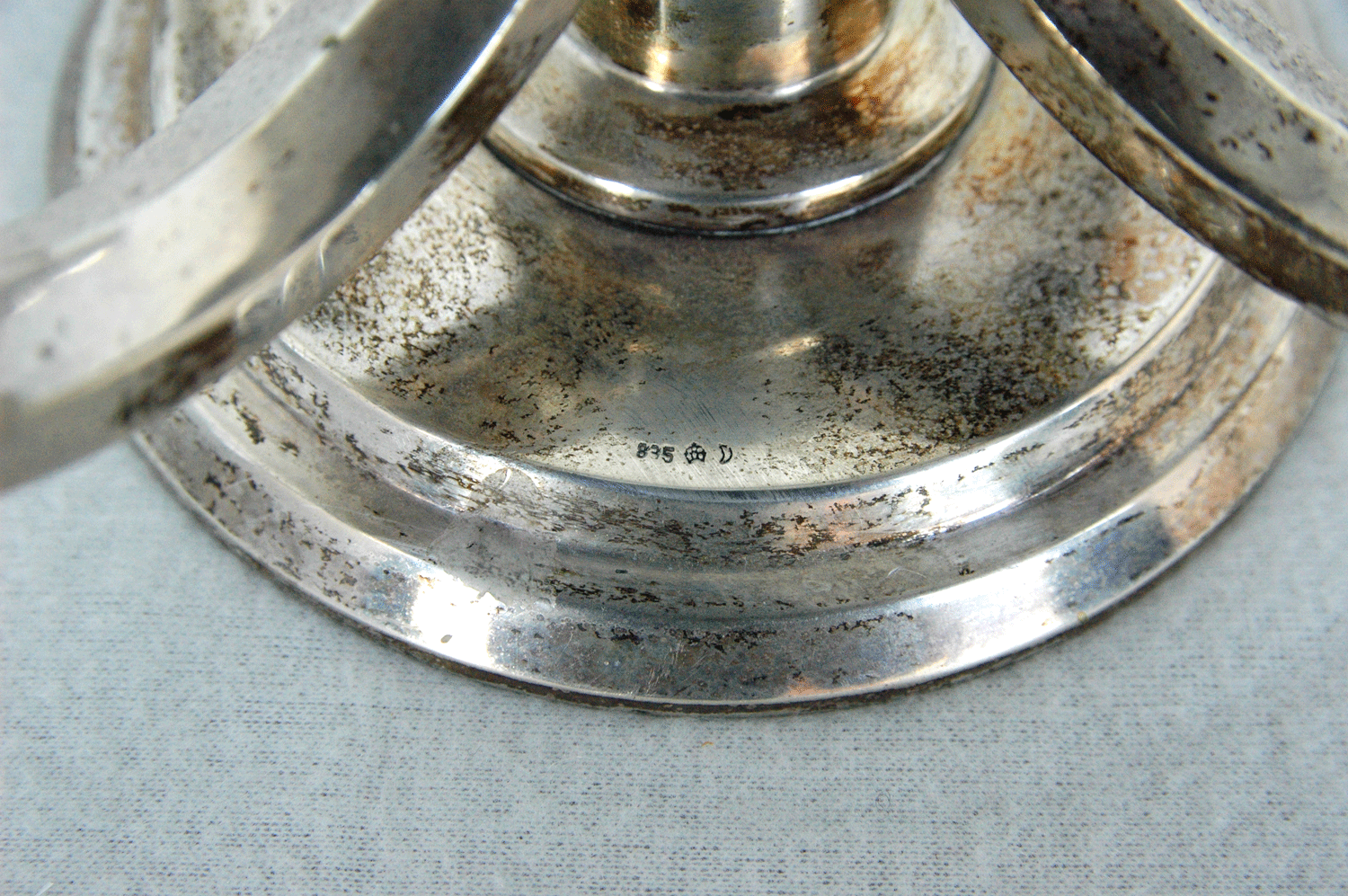 Vierarmiger Kerzenleuchter, 835/- Silber, h= 18 cm, b= ca. 26 cm, 580g - Bild 4 aus 4
