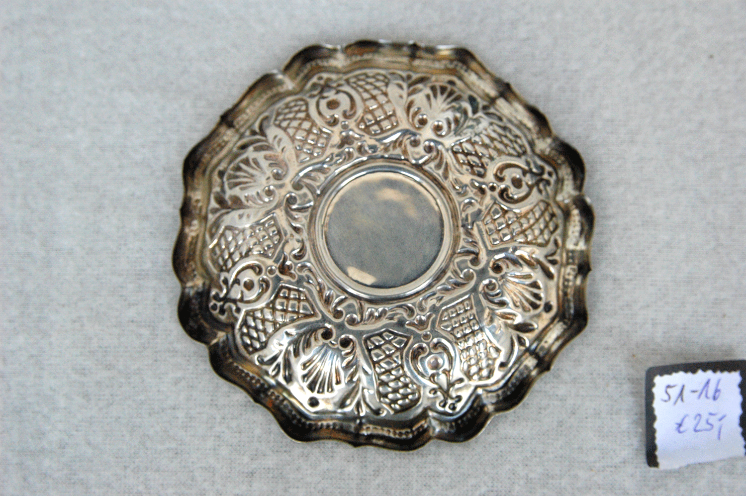 Silberschälchen, rund, 835/- Silber, Ø 9 cm - Bild 2 aus 3