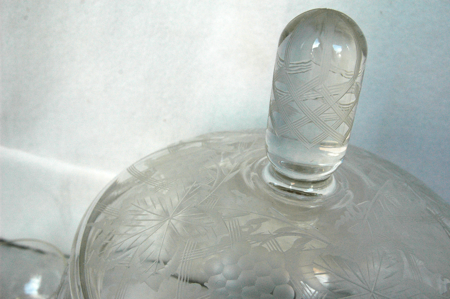 Bowlegefäß, Glas geschliffen, mit 10 Tassen und Glaskelle, kleine Macke - Image 2 of 2