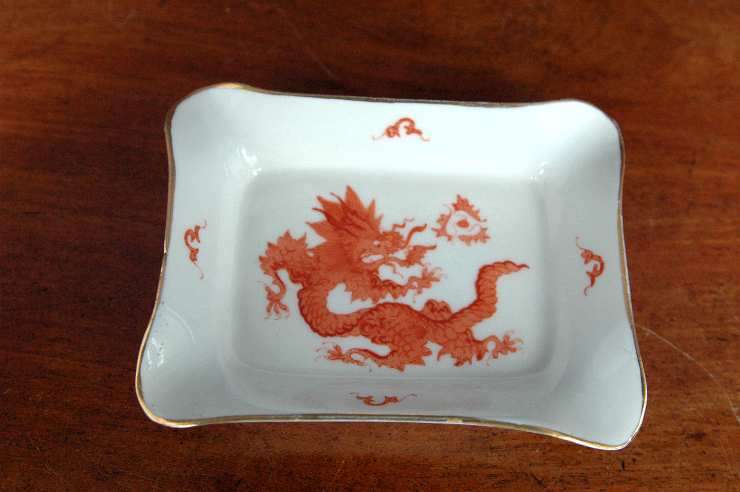 Rechteckiges Schälchen/Aschenbecher, KS Dresdner Handmalerei, Drachen rot, 10,5 x 8 cm