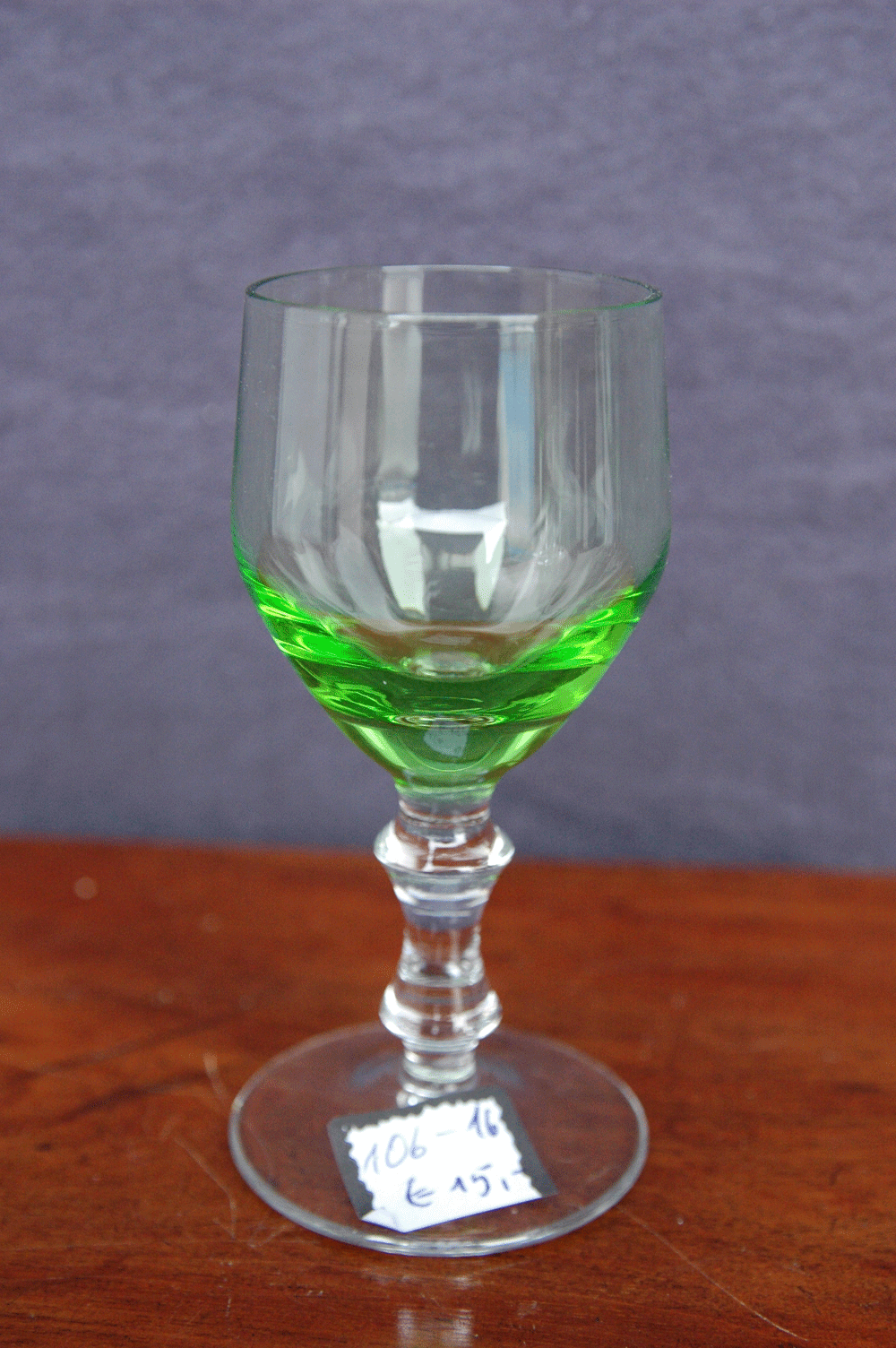1 Südweinglas, grüner Kelch