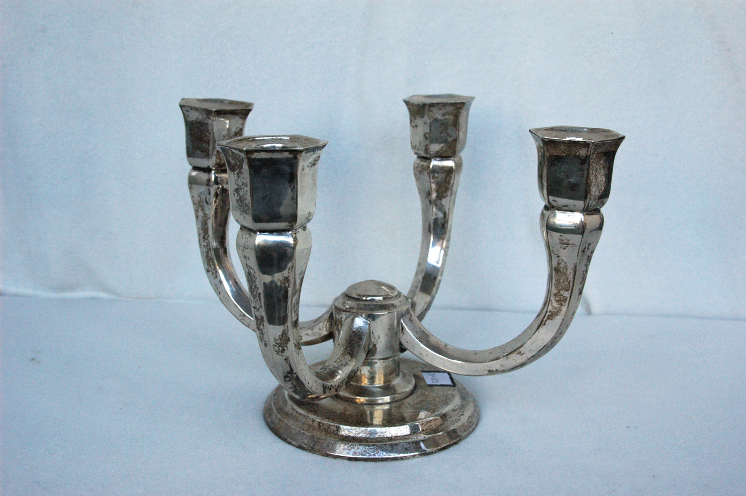 Vierarmiger Kerzenleuchter, 835/- Silber, h= 18 cm, b= ca. 26 cm, 580g - Bild 2 aus 4
