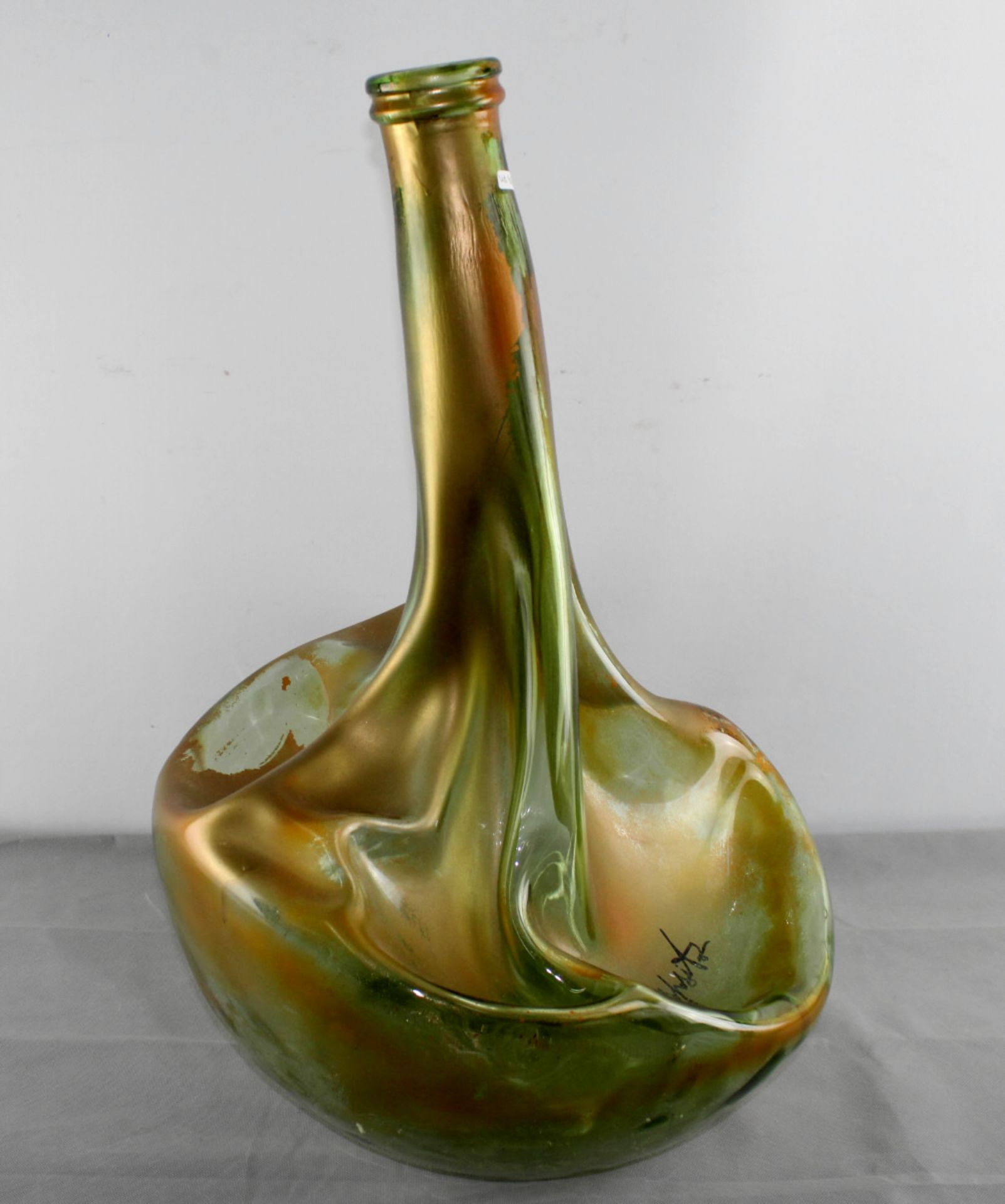 Designvase "Verbeulte Flasche"