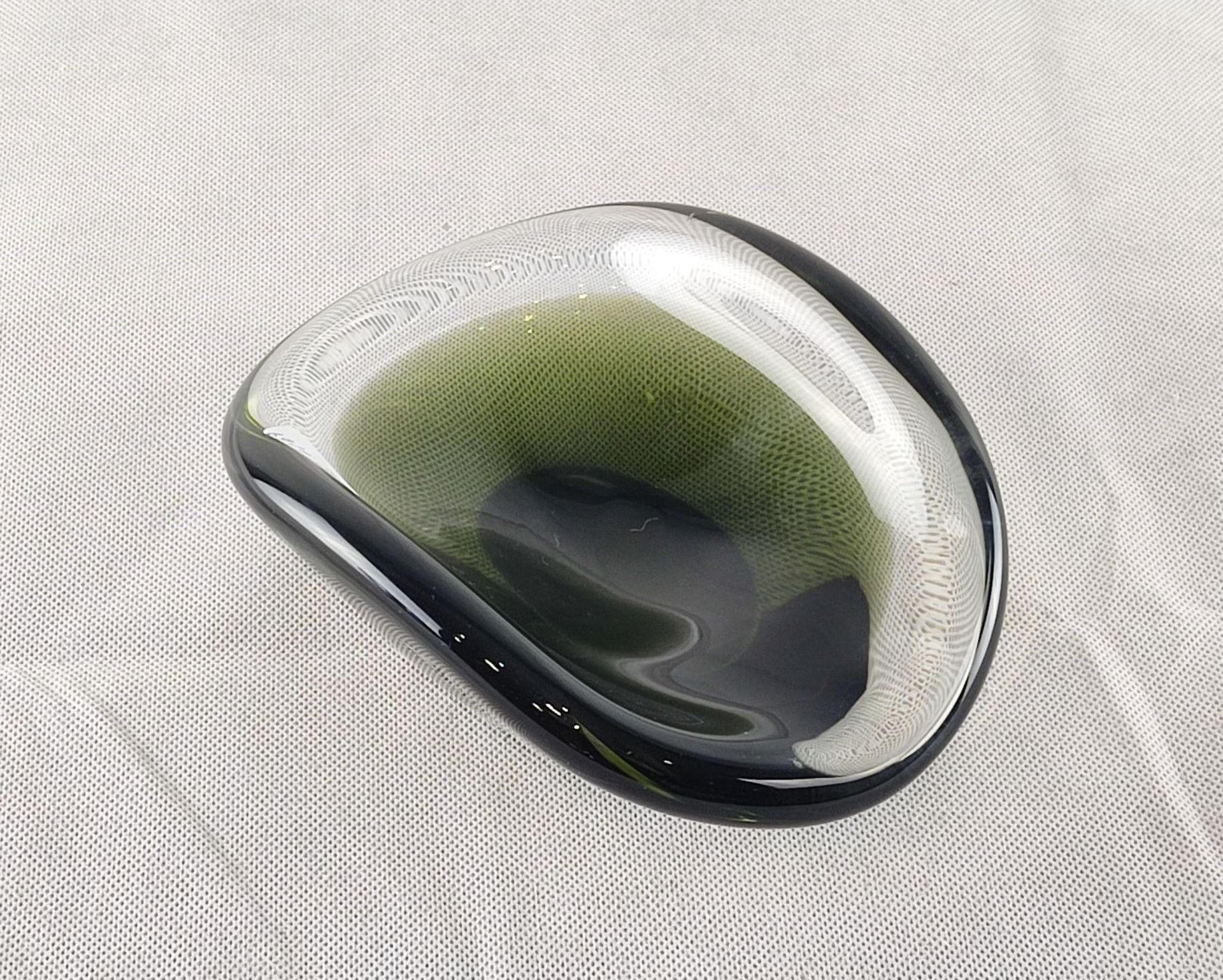 olivgrüne ovale Glasschale