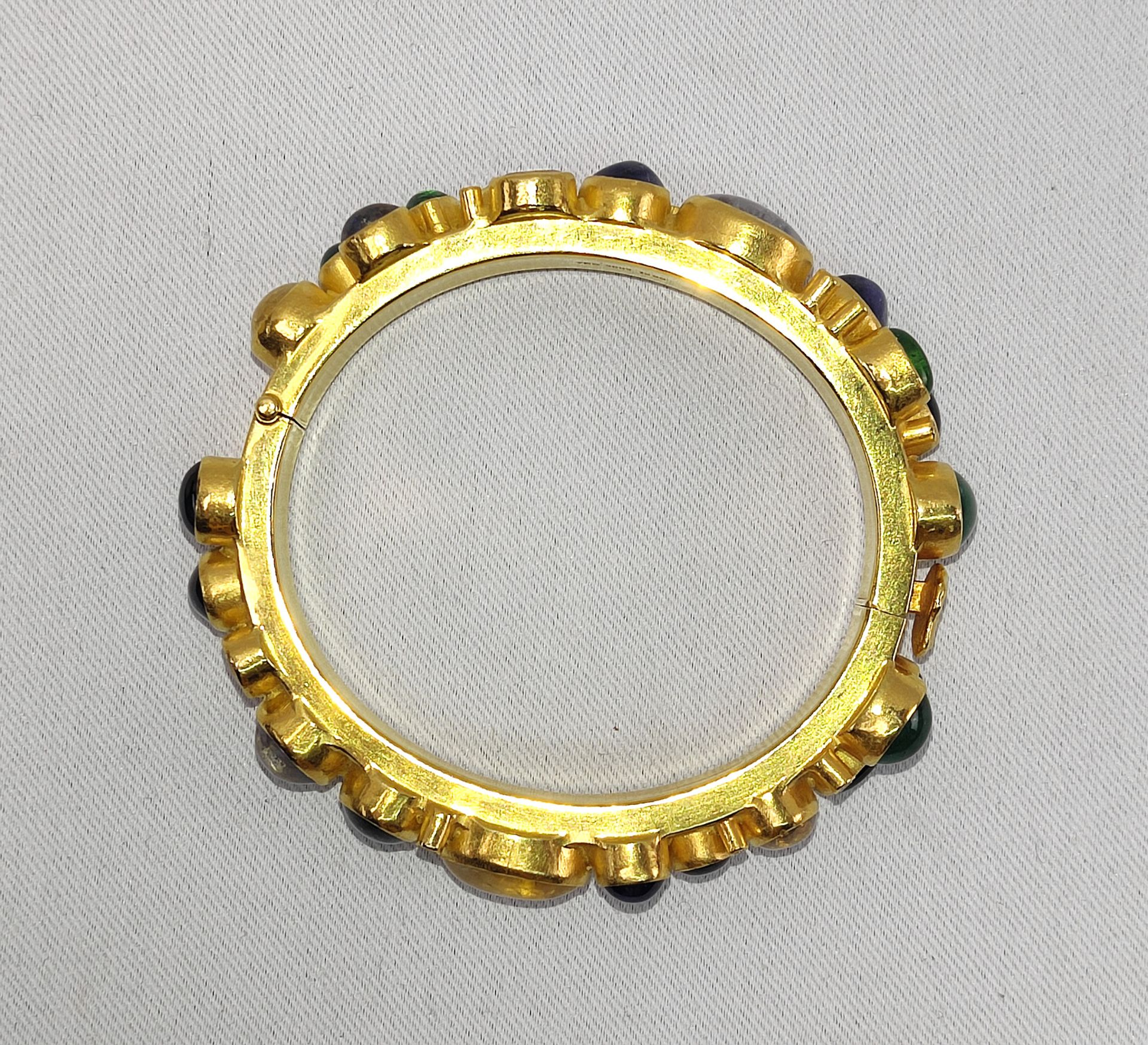 Italien, Armreif 750 Gold mit großen Edelstein-Cabochons und Brillanten, 75 g - Image 4 of 6