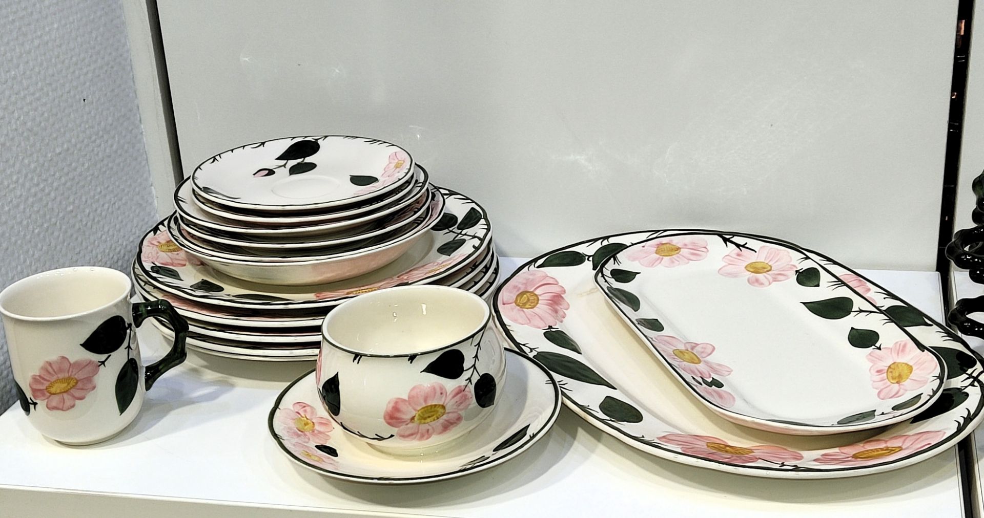 Villeroy & Boch "Wild-Rose", Restservice, 37 Teile - Bild 3 aus 3